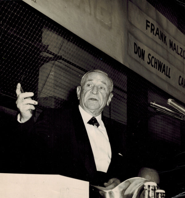 Casey Stengel speaking at the 12th Annual Baseball Dinner in 1960